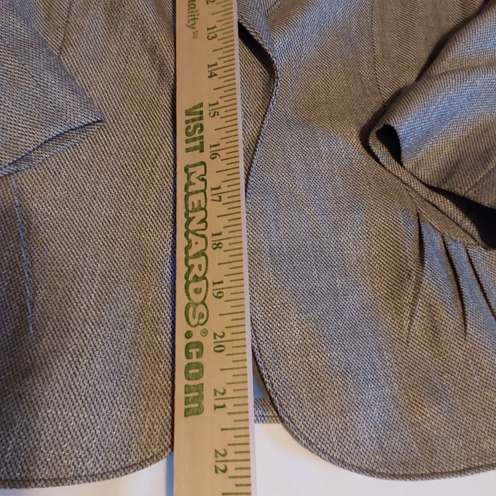 TAHARI Skirt Suit‎ Women Size 4 Gray Tweed Blazer Jacket With Snap Toggle - Picture 10 of 15